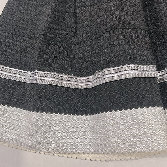 Y2K Black and Silver high Waisted Skater Skirt Women’s Size Large - Picture 11 of 11